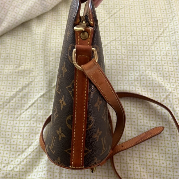 Louis Vuitton Monogram Drout crossbody bag! - Picture 8 of 9